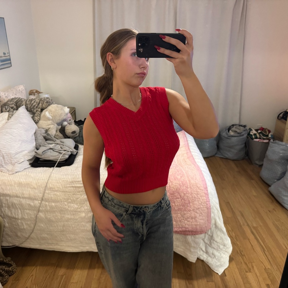 Red Sleeveless Knit Top